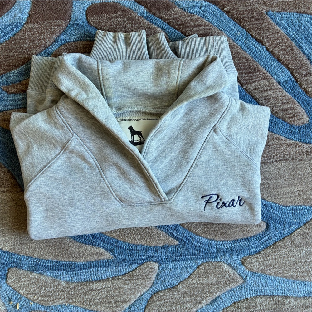 Pre-owned Pixar Sweatshirt small, v-neck, grey.